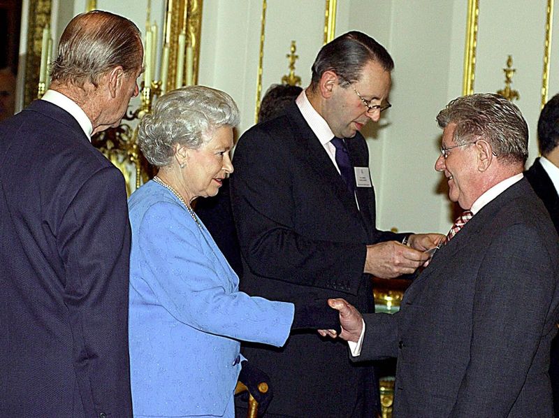 SYR receiving Queen's Award Innovation 2002